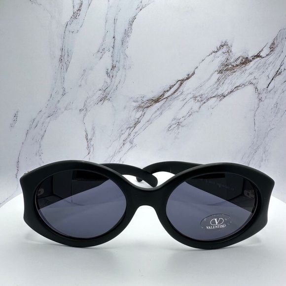 ❌SOLD ❌Valentino New Womens V Logo Sunglasses - Picture 14 of 16